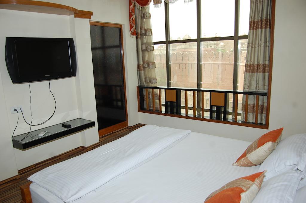 Metro Palace Otel Bikaner Dış mekan fotoğraf