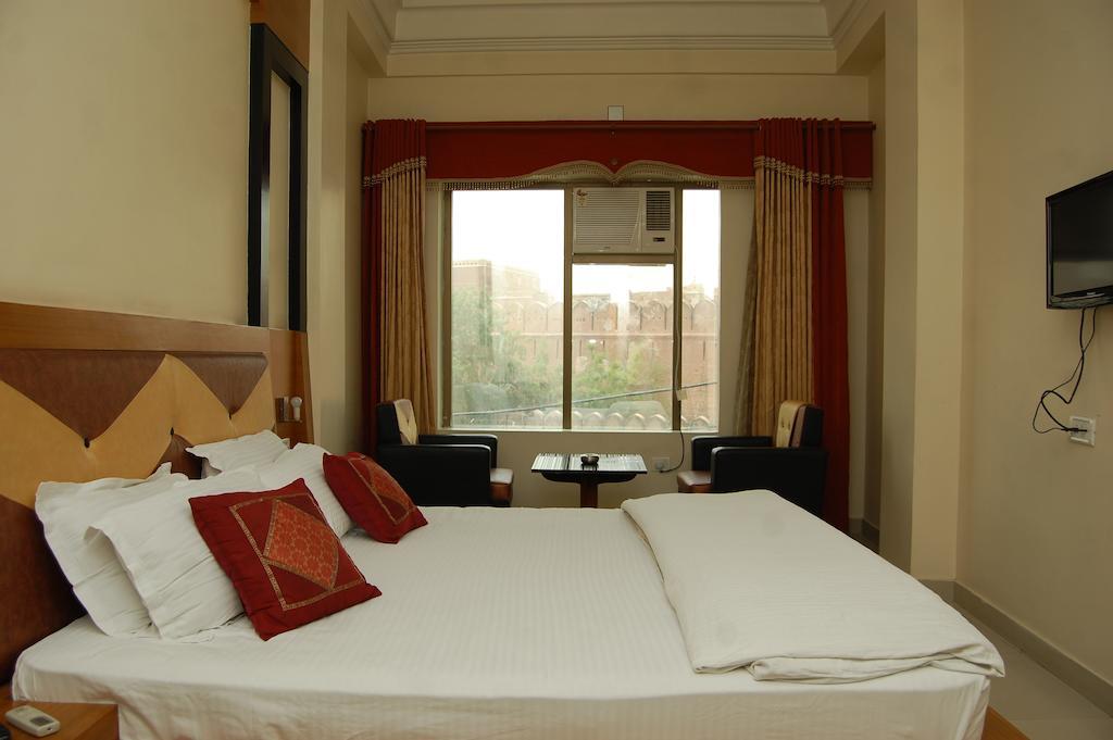 Metro Palace Otel Bikaner Dış mekan fotoğraf